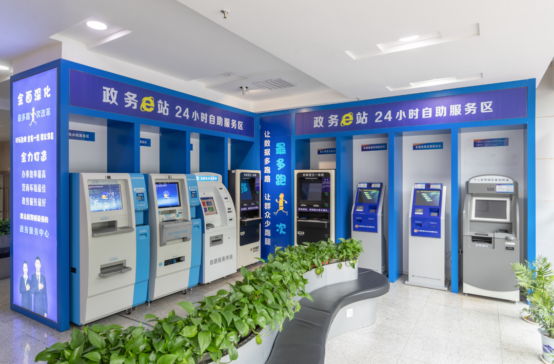 岳阳政务服务“小窗口”获全国殊荣