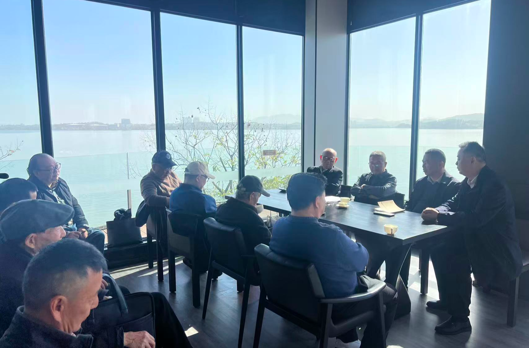 书写时代的备忘录、风物志、心灵史！陈启文在岳阳宣讲全国报告文学创作会议精神