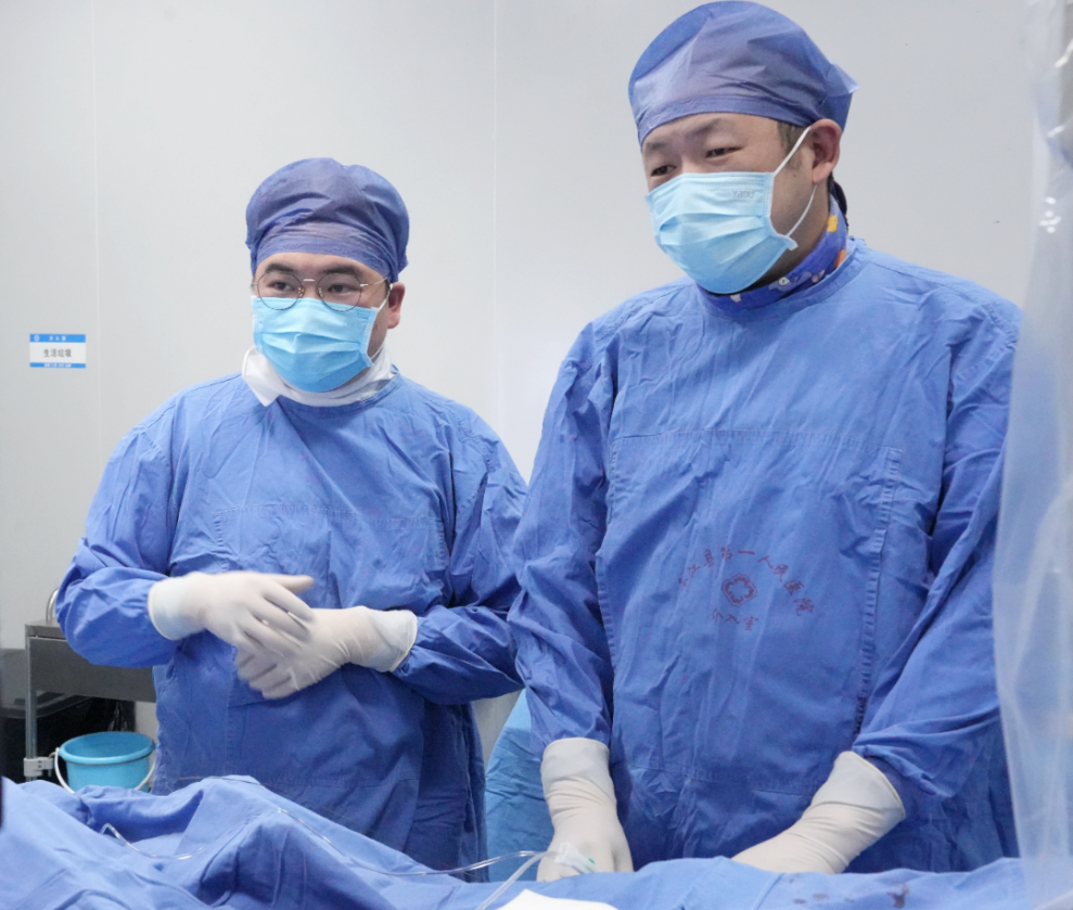 “像在豆腐上绣花”：平江伍市镇一位极高危卒中患者被成功救治